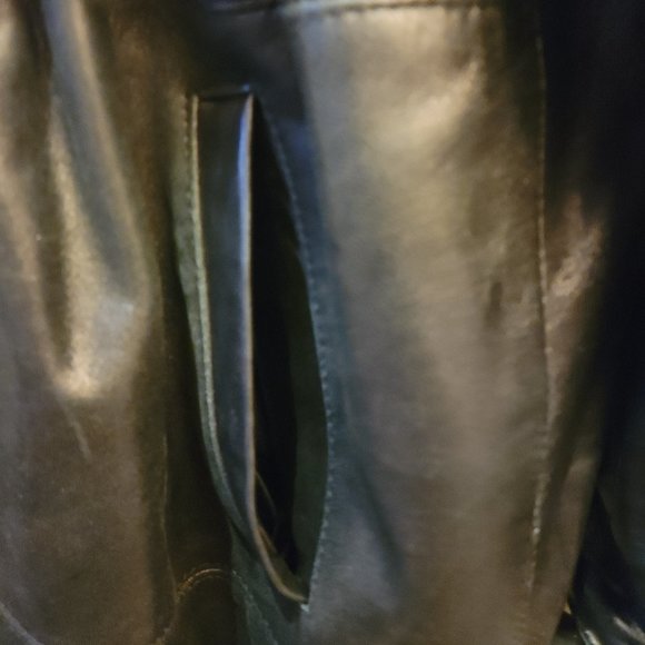 Di Capra International Lamb Leather Hooded Coat - Picture 5 of 16